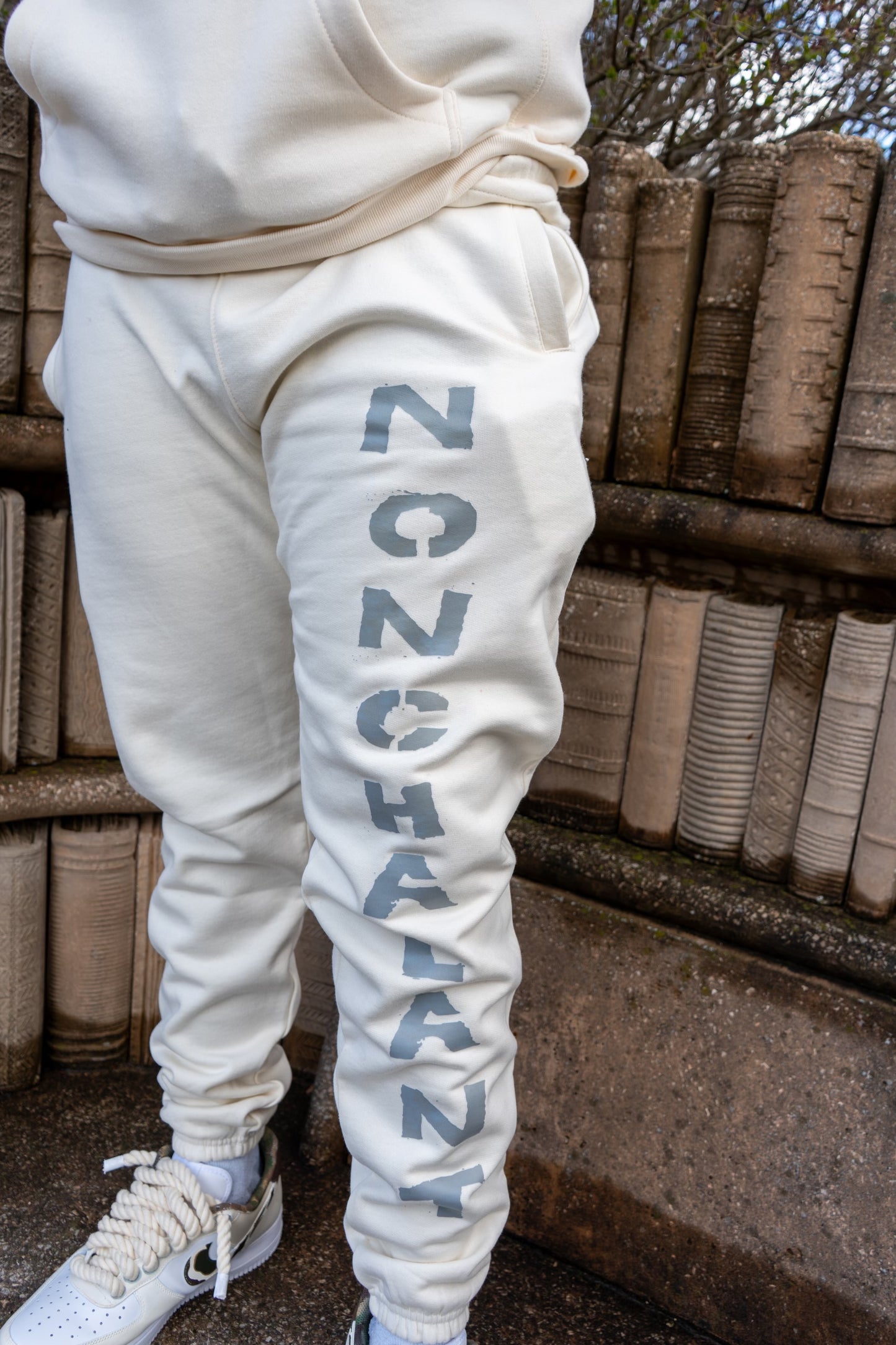 NONCHALANT "DONT CARE" SWEATPANTS