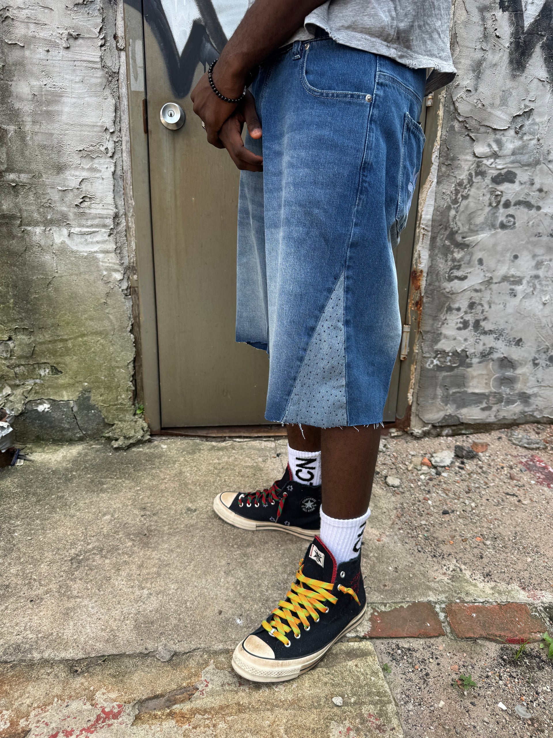 NONCHALANT the essence jorts