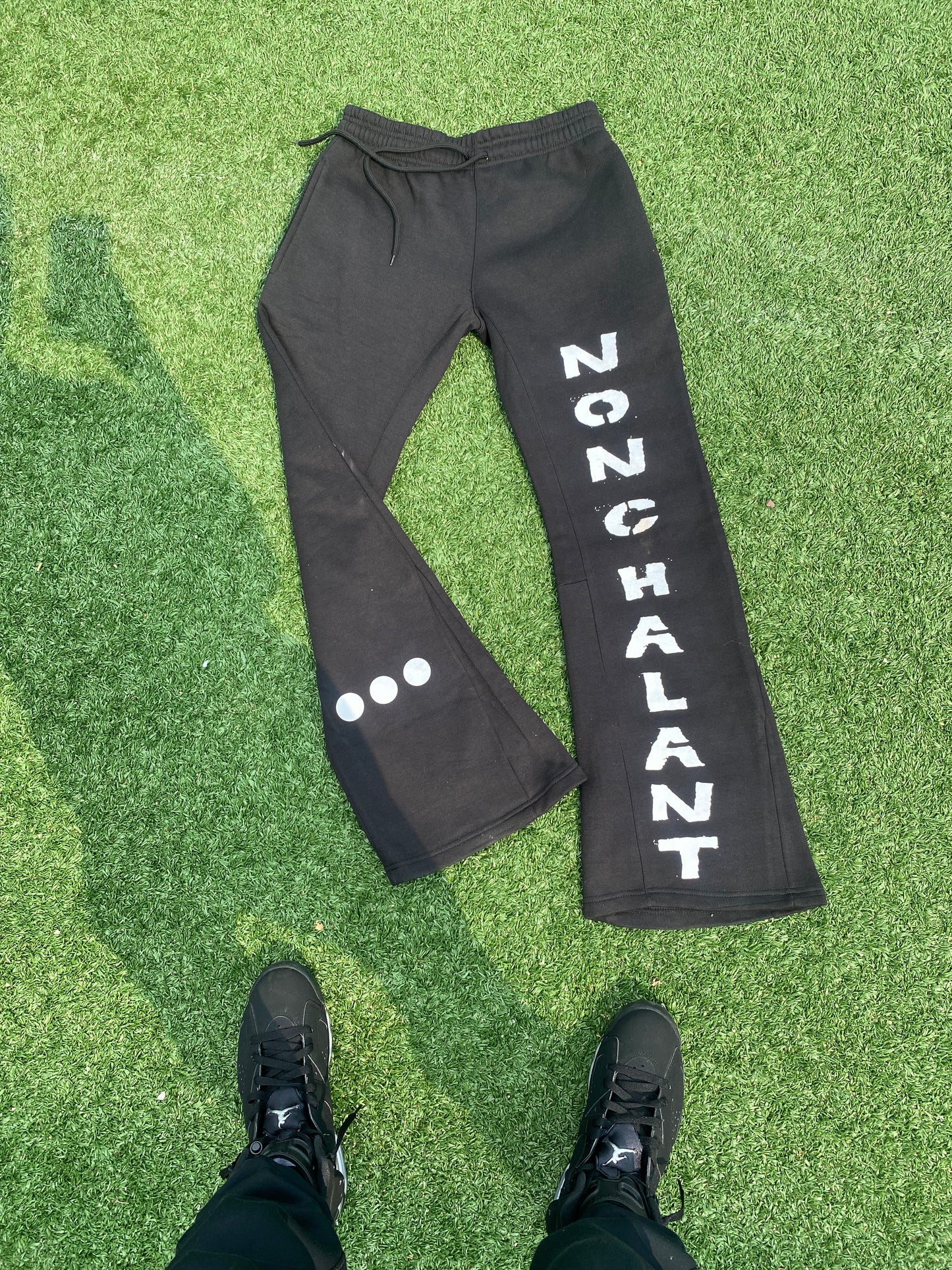 NONCHALANT FLARE SWEATPANTS